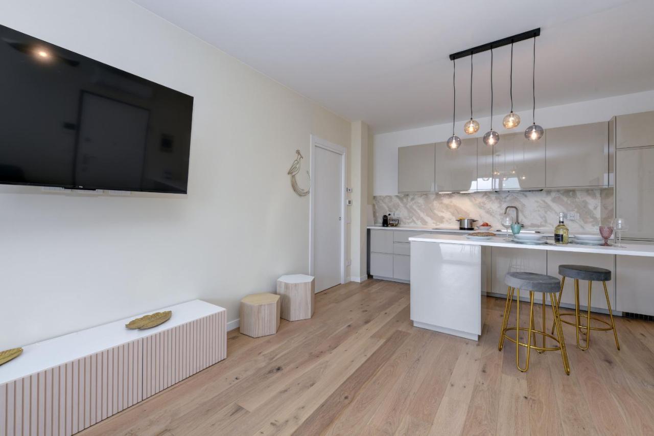 Opalia Residence - Garda Lake Lifestyle Apartment Peschiera del Garda Extérieur photo