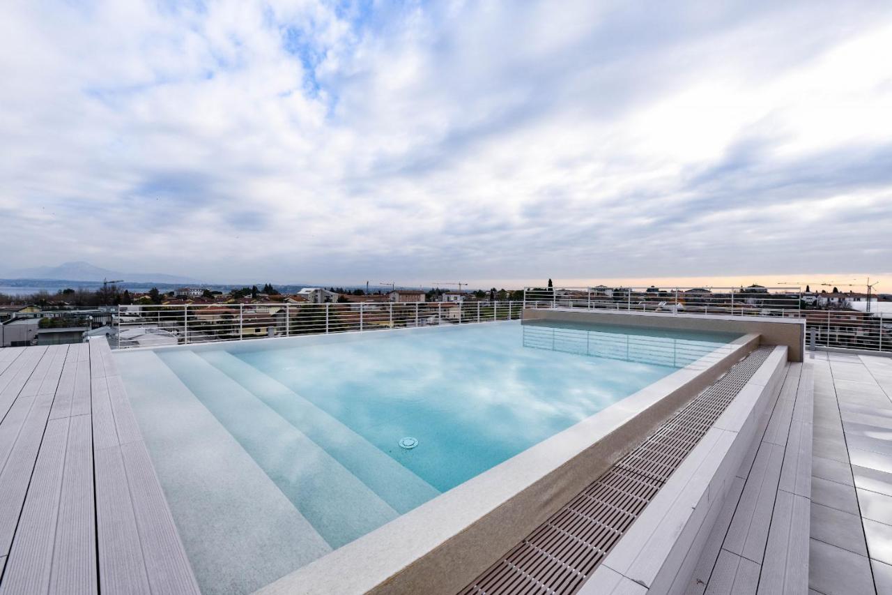 Opalia Residence - Garda Lake Lifestyle Apartment Peschiera del Garda Extérieur photo